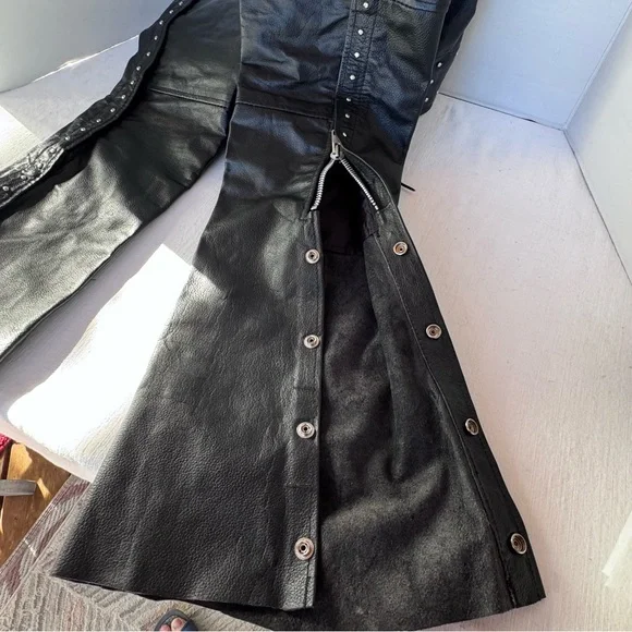Black Leather Chaps Silver Studs Hot Leather Harley Moto Women’s Sz Small - Picture 3 of 16